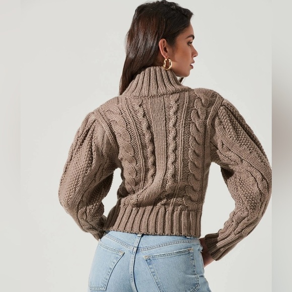 ASTR REVOLVE Taupe Brown Cable Knit Turtleneck Cropped Sweater, Size M - Picture 3 of 15